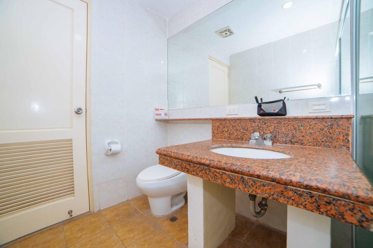 Reddoorz Premium @ Korea Town Angeles City Exteriér fotografie